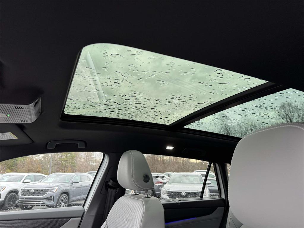 new 2026 Volkswagen Atlas Cross Sport car, priced at $50,398