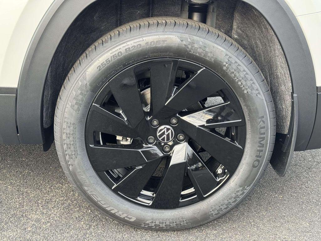 new 2026 Volkswagen Atlas car, priced at $47,437