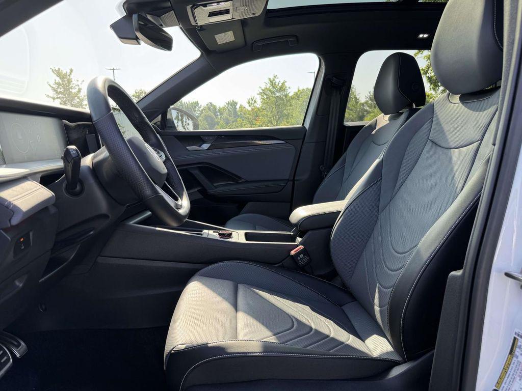 used 2025 Volkswagen Tiguan car, priced at $34,998