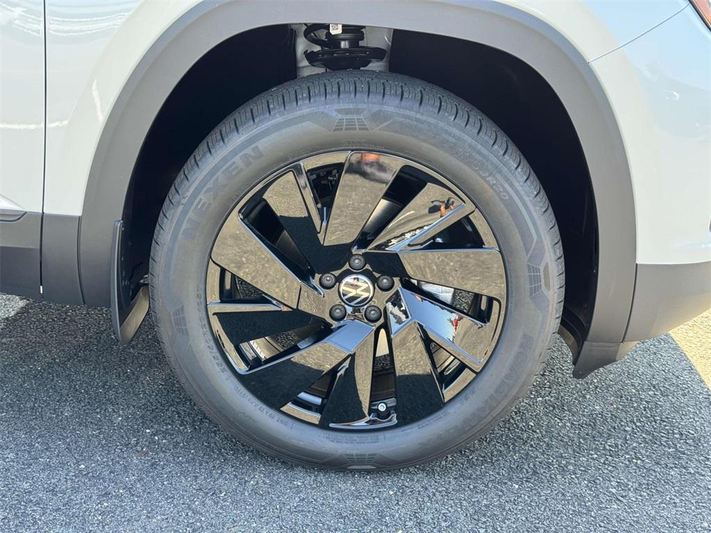 new 2026 Volkswagen Atlas Cross Sport car, priced at $45,543