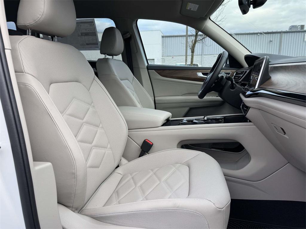 new 2026 Volkswagen Atlas car, priced at $45,021