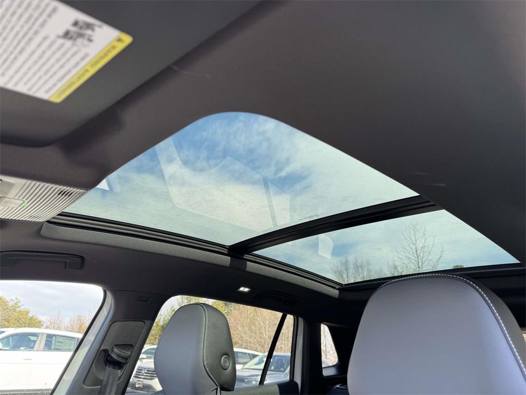 new 2026 Volkswagen Tiguan car, priced at $39,270