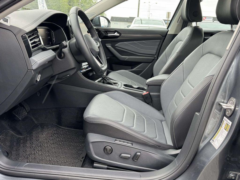 used 2025 Volkswagen Jetta car, priced at $25,998