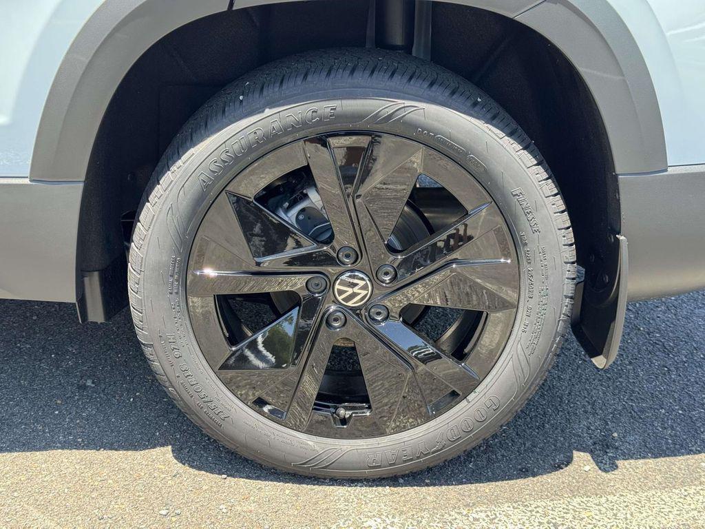 new 2026 Volkswagen Taos car, priced at $33,486