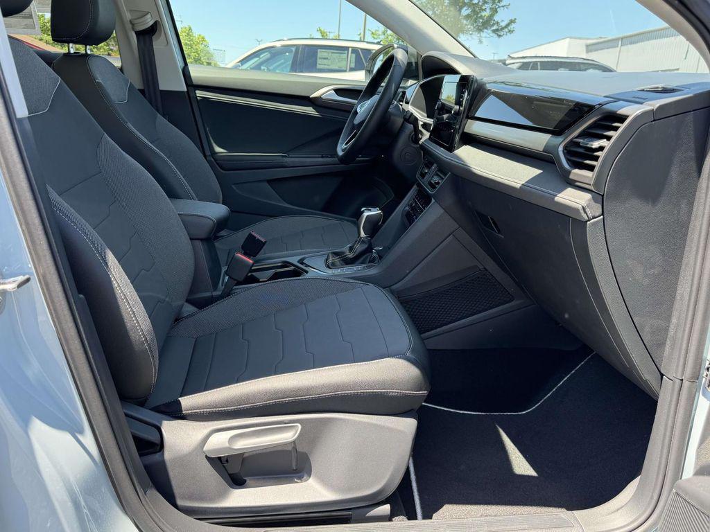 new 2026 Volkswagen Taos car, priced at $33,486