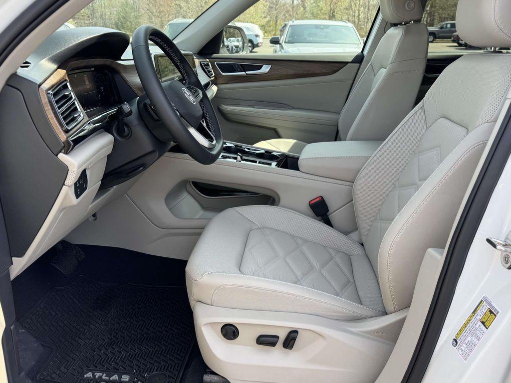 new 2026 Volkswagen Atlas car, priced at $48,346