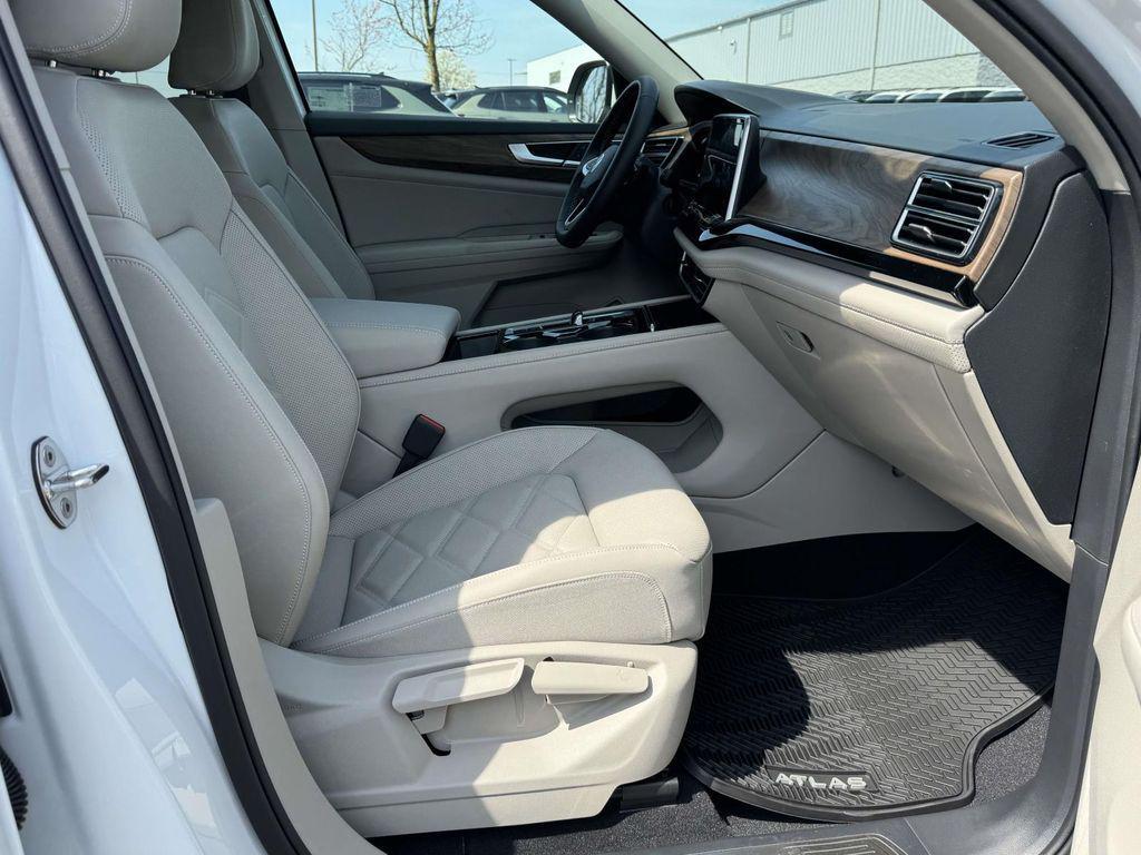 new 2026 Volkswagen Atlas car, priced at $48,346
