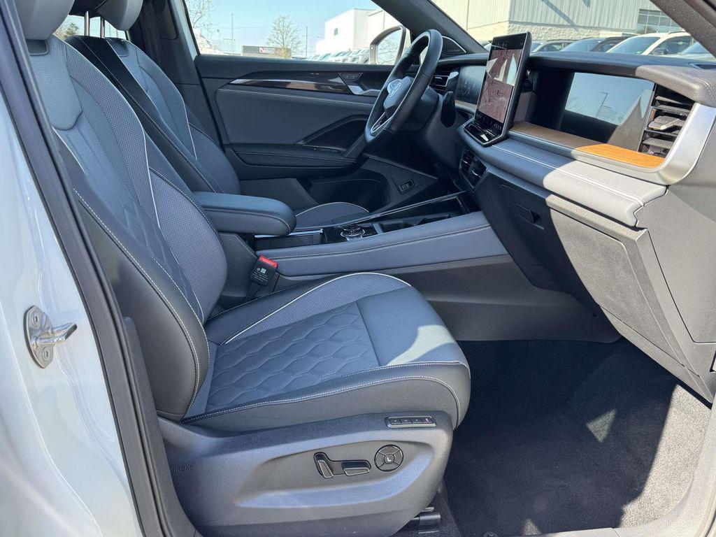 used 2025 Volkswagen Tiguan car, priced at $36,000