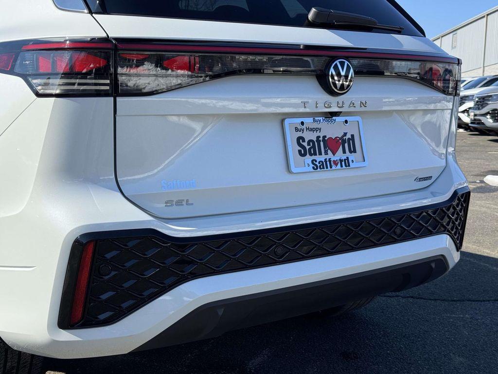 used 2025 Volkswagen Tiguan car, priced at $36,000