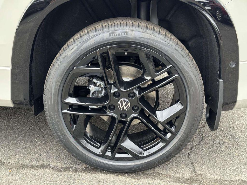 new 2026 Volkswagen Tiguan car, priced at $40,018