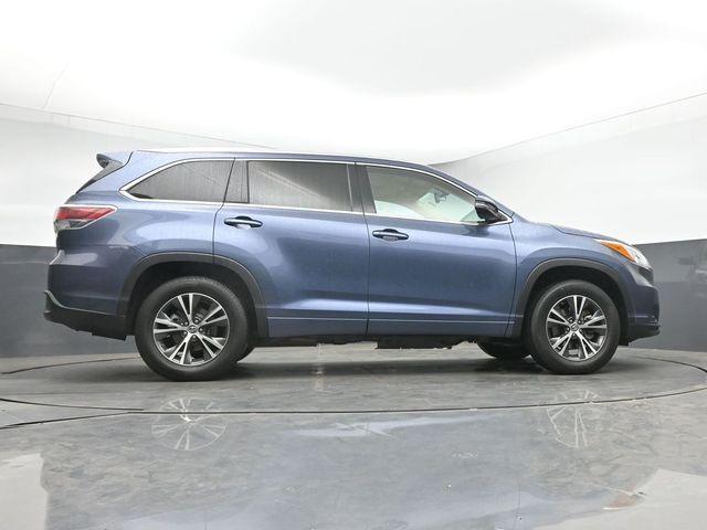 used 2016 Toyota Highlander car, priced at $19,222