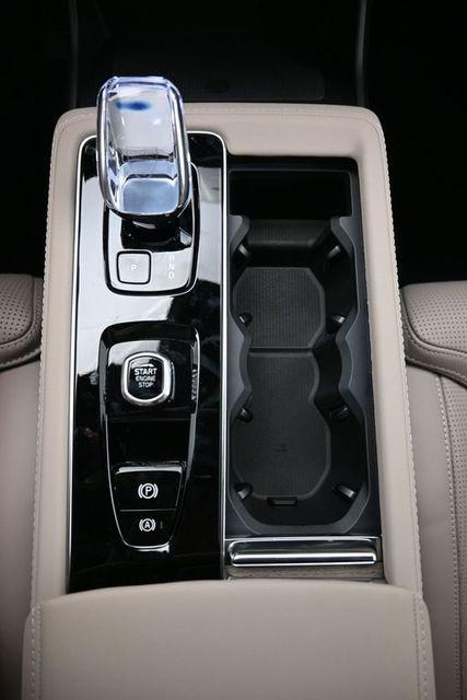 new 2026 Volvo XC90 car, priced at $75,270