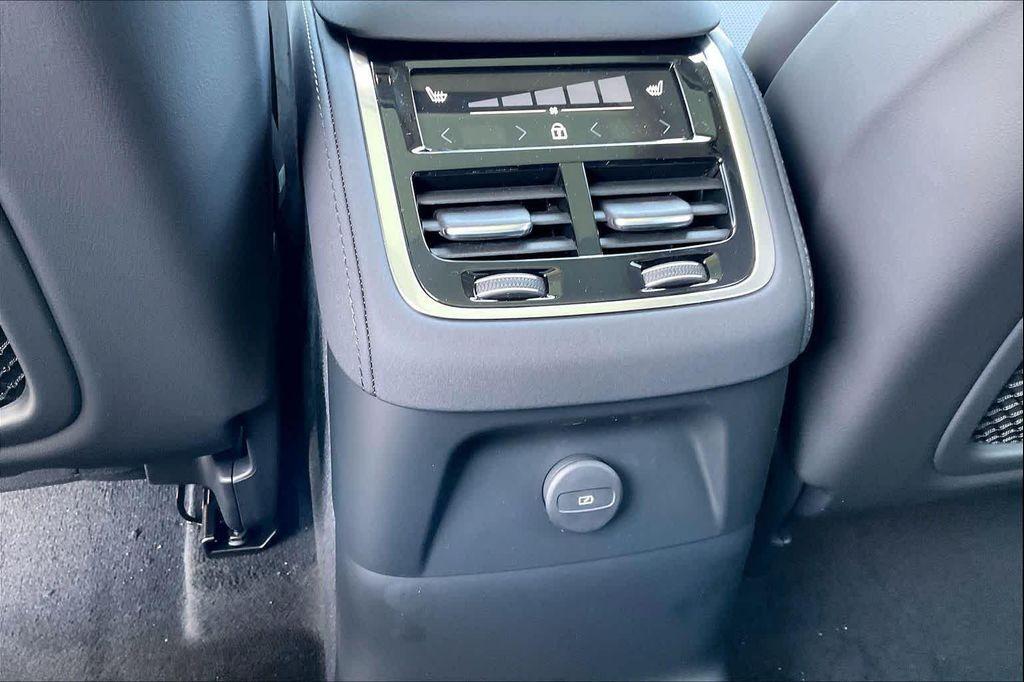 new 2026 Volvo XC90 Plug-In Hybrid car, priced at $92,705