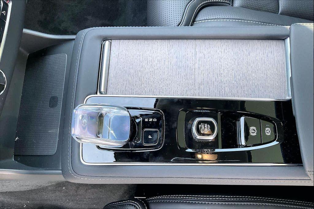 new 2026 Volvo XC90 Plug-In Hybrid car, priced at $92,705