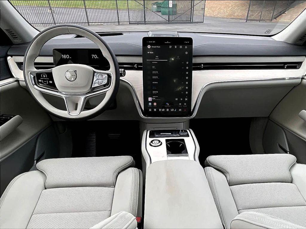 new 2025 Volvo EX90 car, priced at $92,290