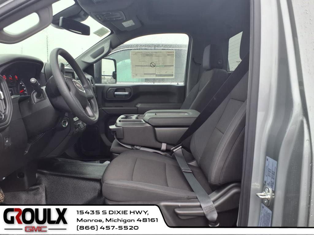 new 2025 GMC Sierra 2500 car, priced at $53,600