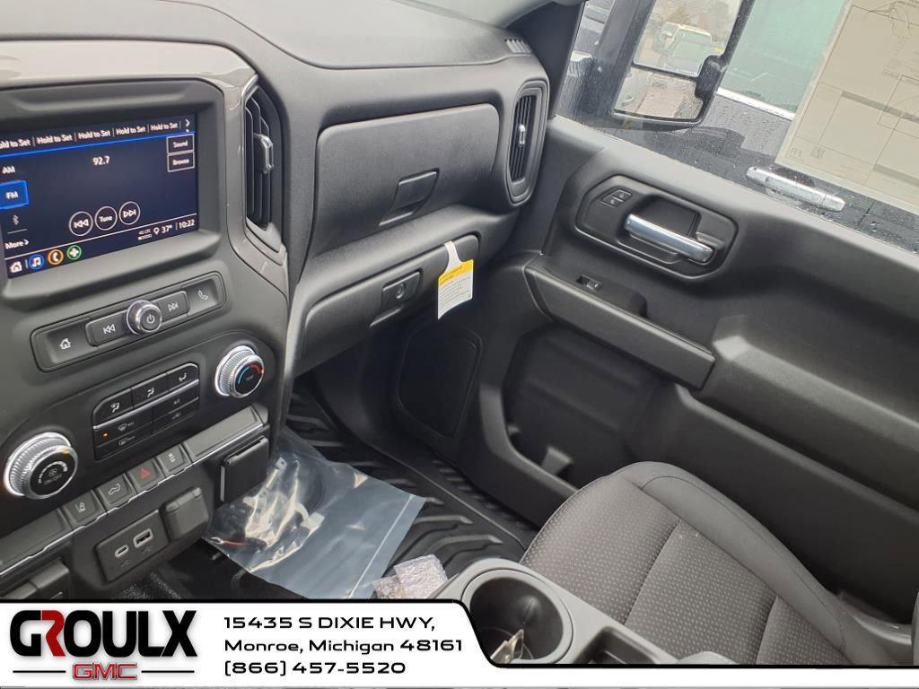 new 2025 GMC Sierra 2500 car, priced at $53,600