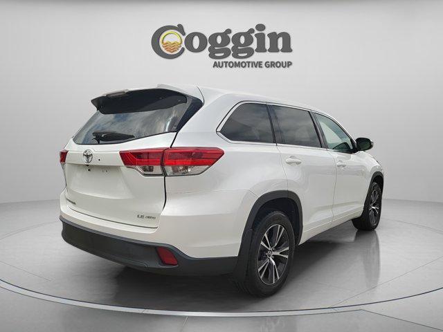 used 2018 Toyota Highlander car, priced at $21,817