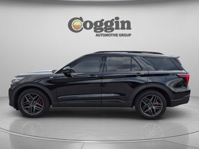used 2025 Ford Explorer car, priced at $39,932