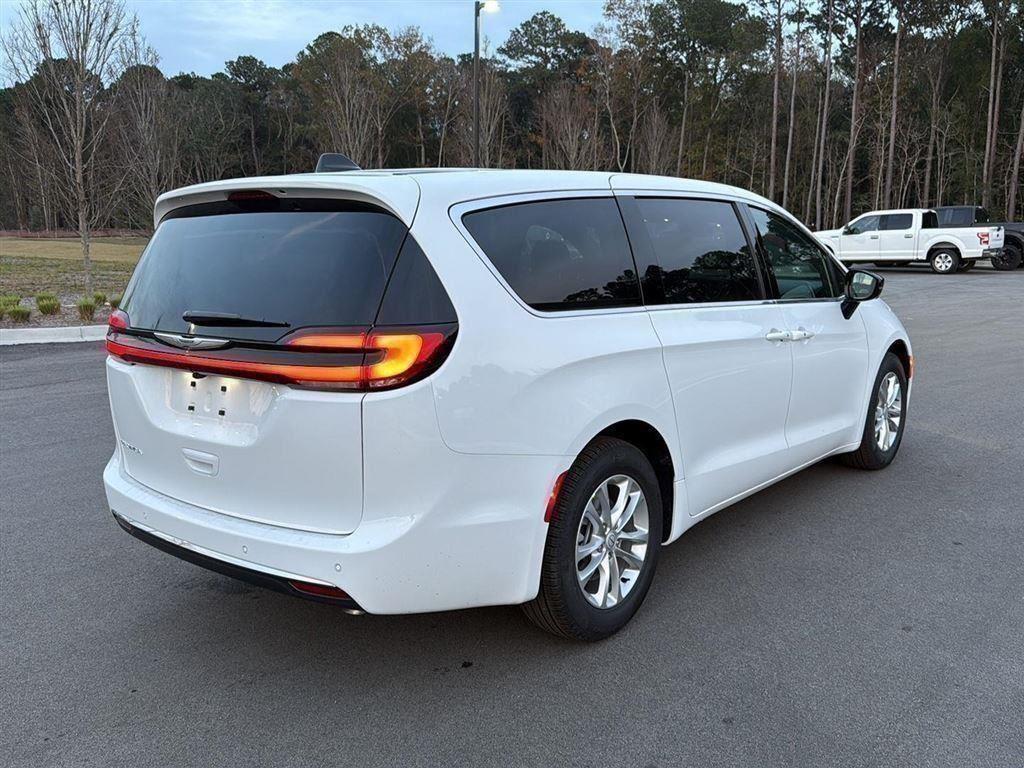 new 2026 Chrysler Pacifica car, priced at $42,245