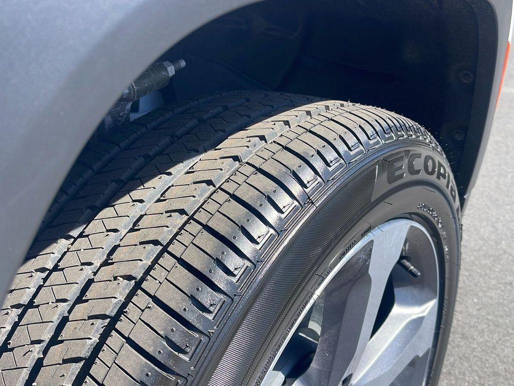 new 2026 Jeep Grand Cherokee car, priced at $48,135