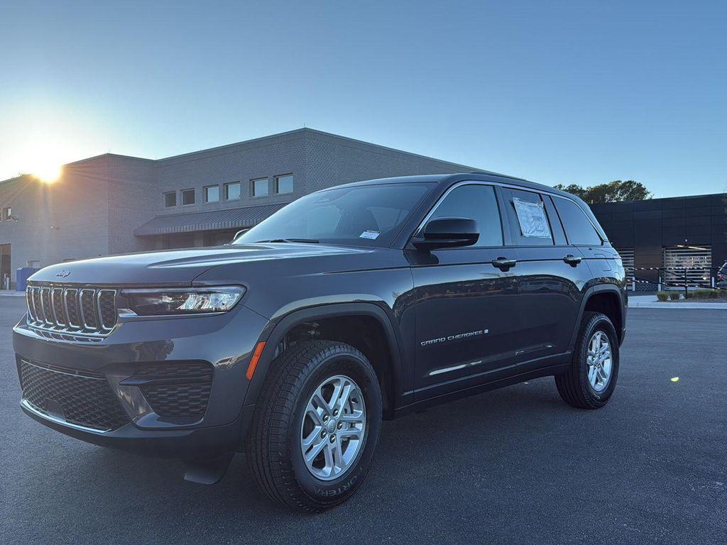 new 2025 Jeep Grand Cherokee car, priced at $34,670