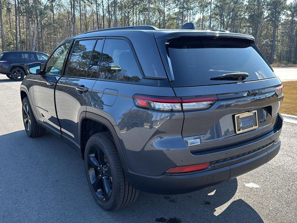new 2025 Jeep Grand Cherokee car, priced at $36,125