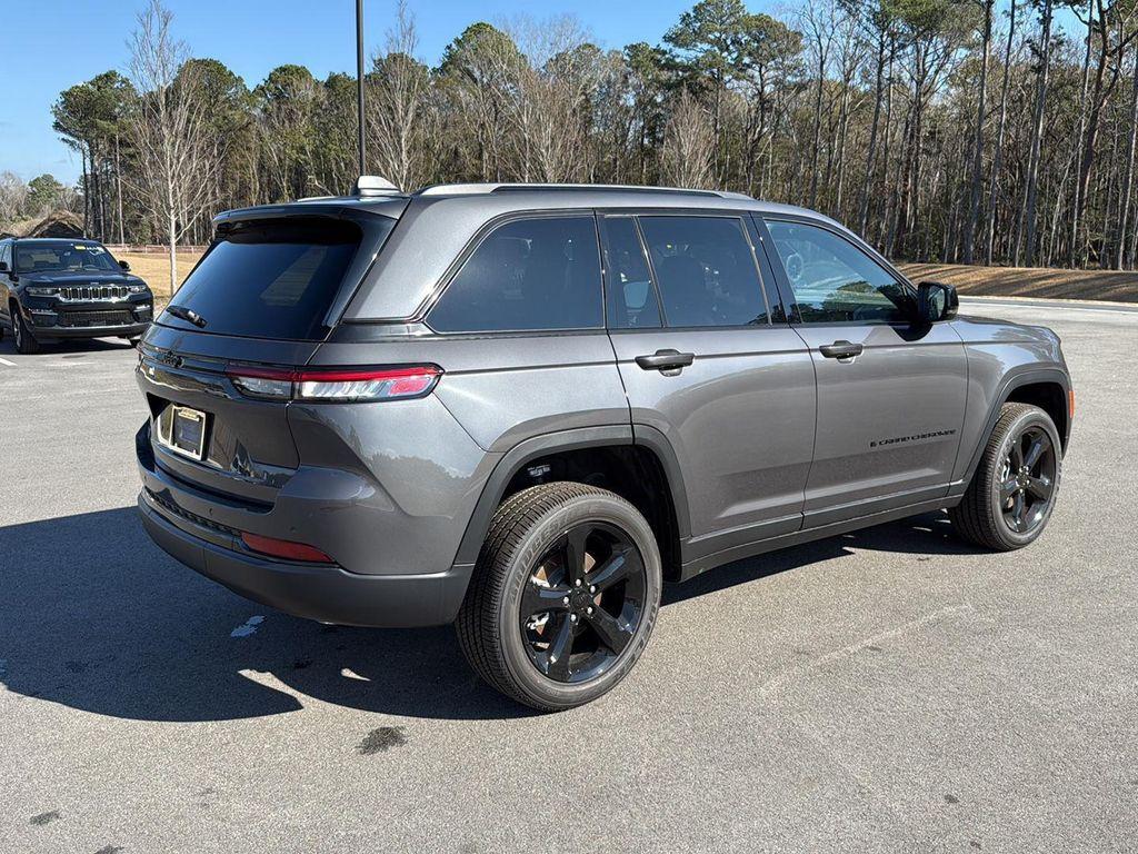 new 2025 Jeep Grand Cherokee car, priced at $36,125
