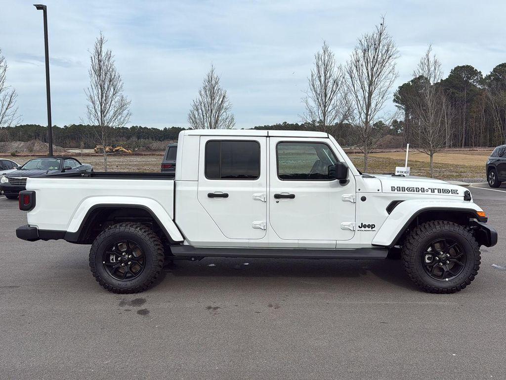 new 2025 Jeep Gladiator car, priced at $41,565