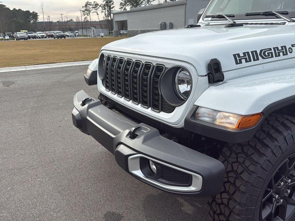 new 2025 Jeep Gladiator car, priced at $41,565