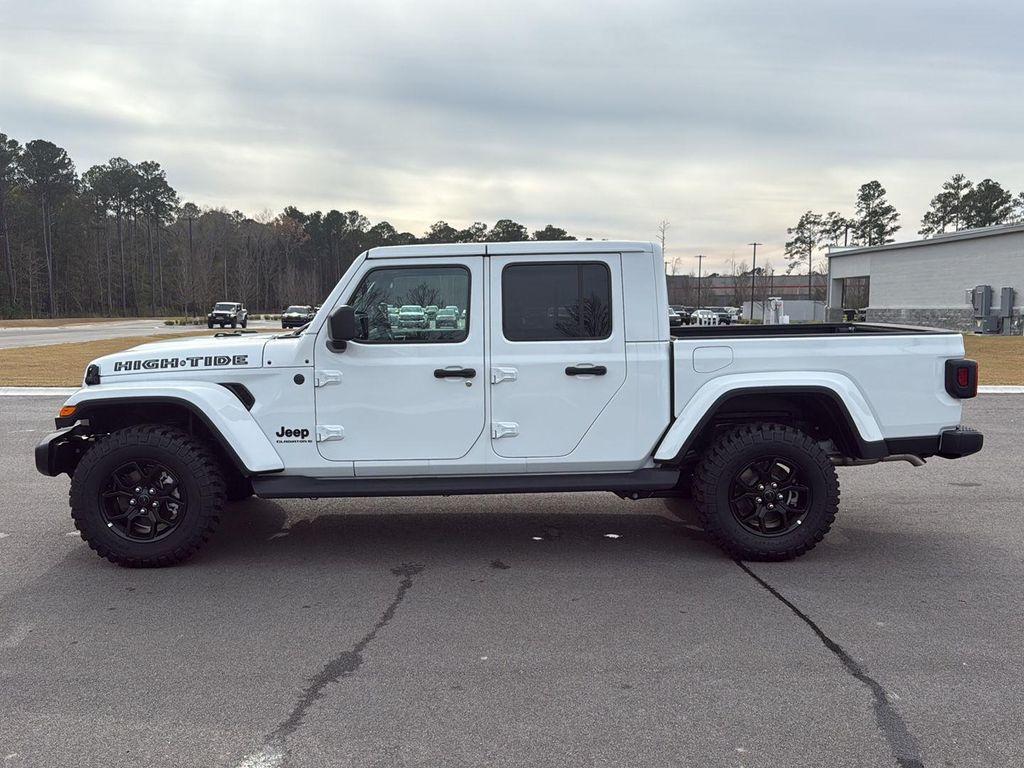 new 2025 Jeep Gladiator car, priced at $41,565
