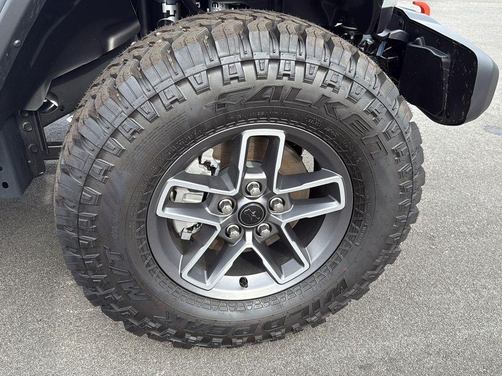 new 2025 Jeep Gladiator car, priced at $52,340