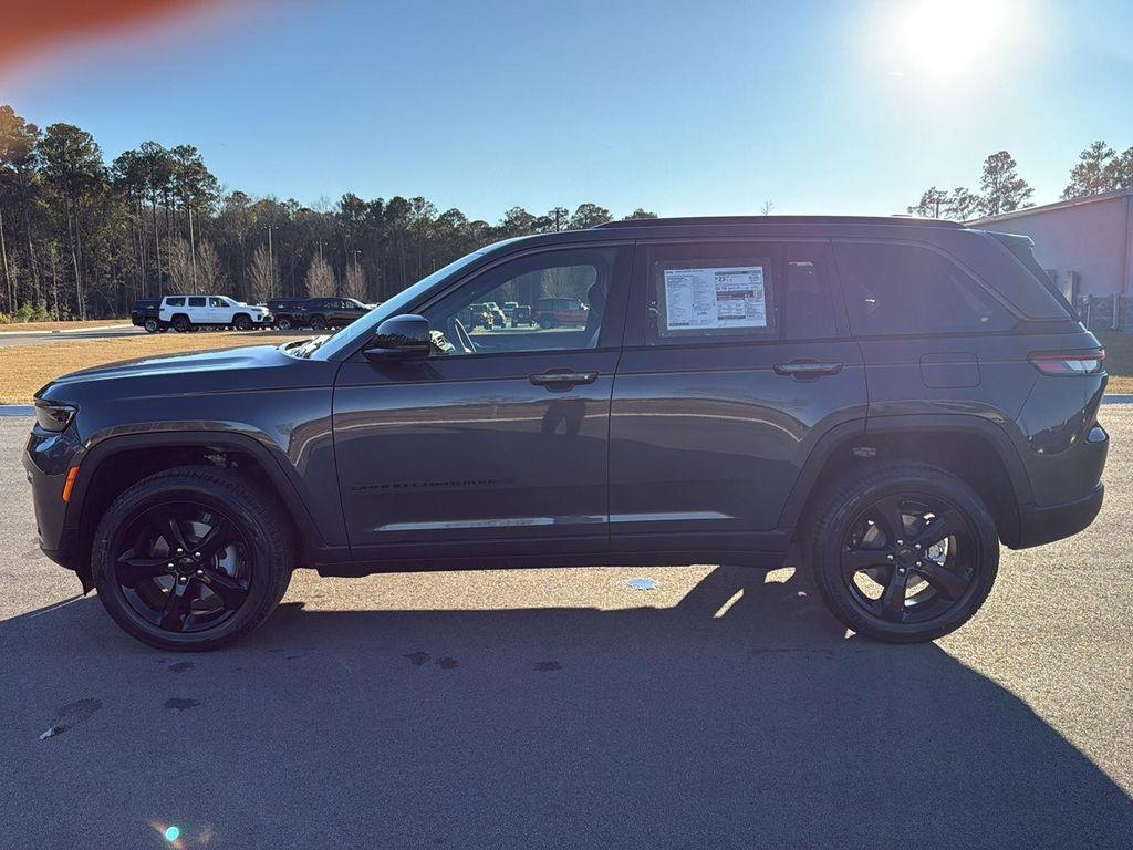 new 2026 Jeep Grand Cherokee car, priced at $46,805