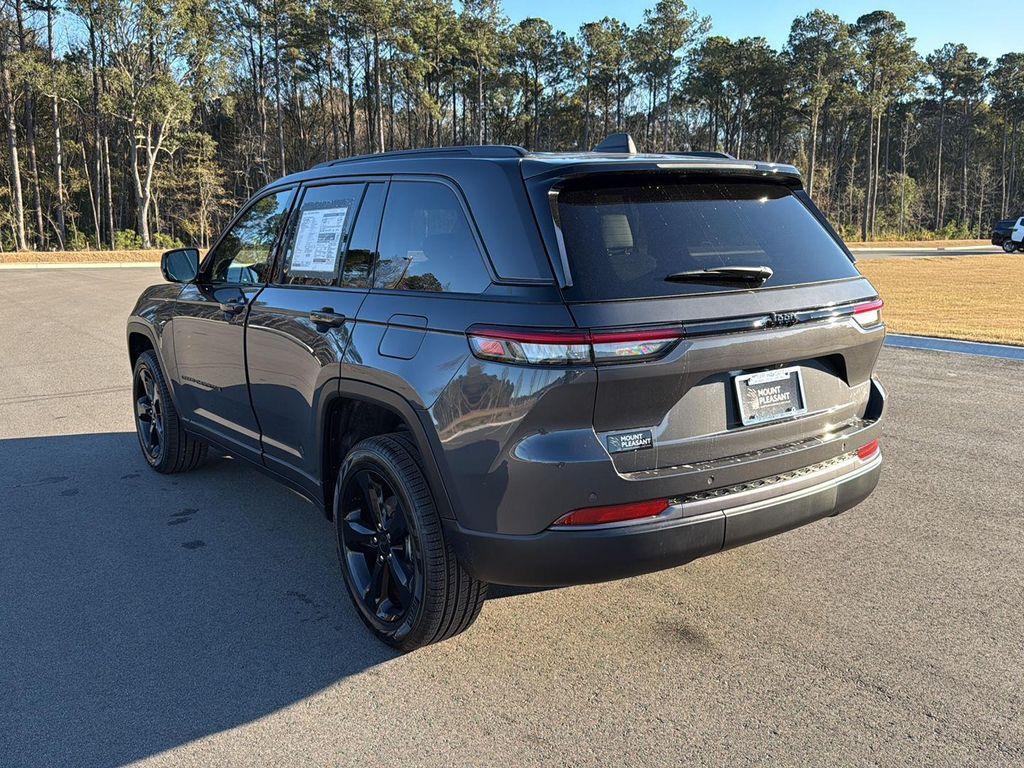 new 2026 Jeep Grand Cherokee car, priced at $46,805