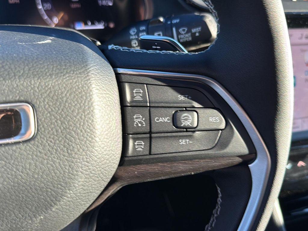 new 2026 Jeep Grand Cherokee car, priced at $46,805