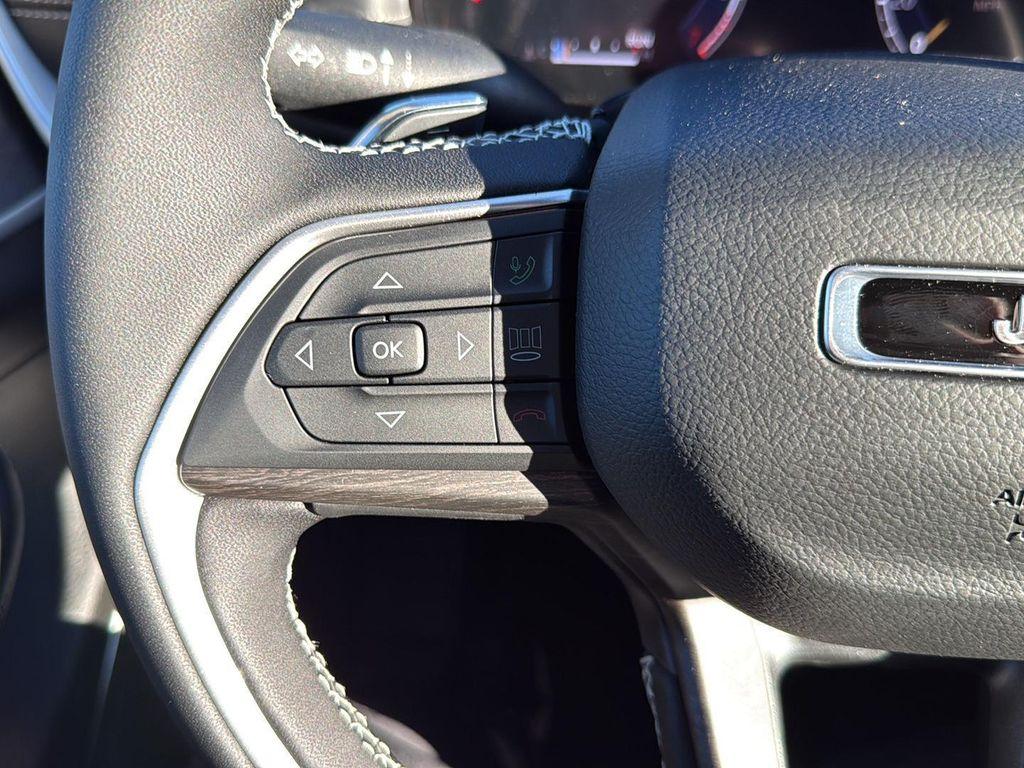 new 2026 Jeep Grand Cherokee car, priced at $46,805