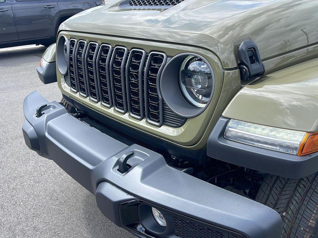 new 2026 Jeep Gladiator car, priced at $43,744