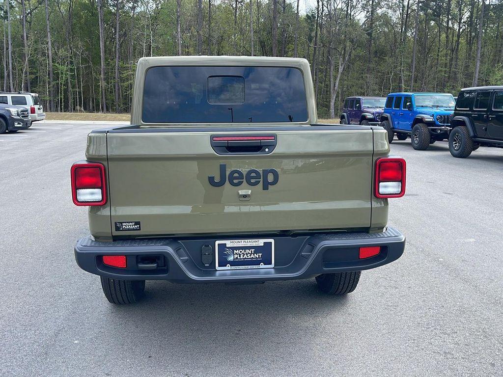 new 2026 Jeep Gladiator car, priced at $43,744