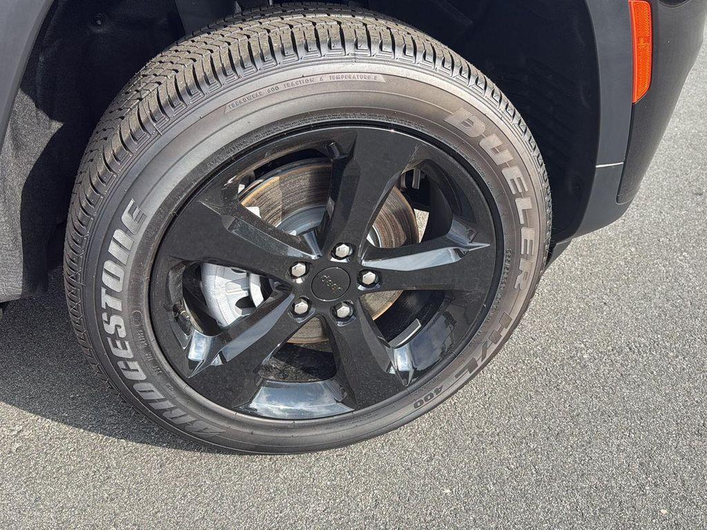 new 2025 Jeep Grand Cherokee L car, priced at $41,875