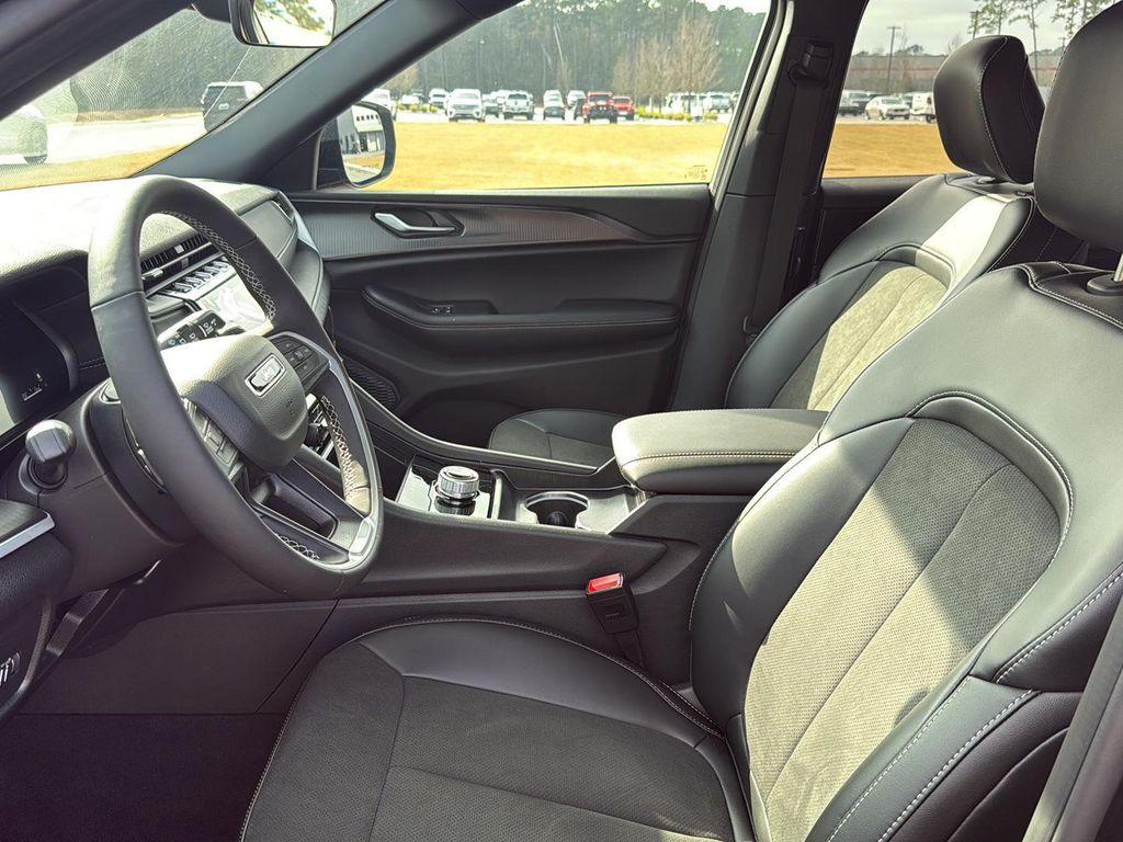 new 2025 Jeep Grand Cherokee L car, priced at $41,875