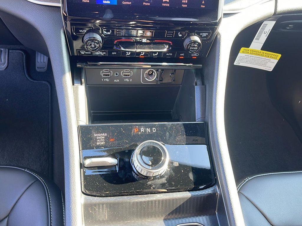 new 2025 Jeep Grand Cherokee car, priced at $41,970