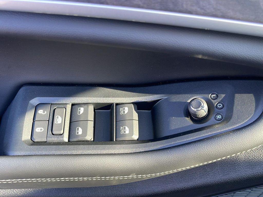 new 2025 Jeep Grand Cherokee car, priced at $41,970