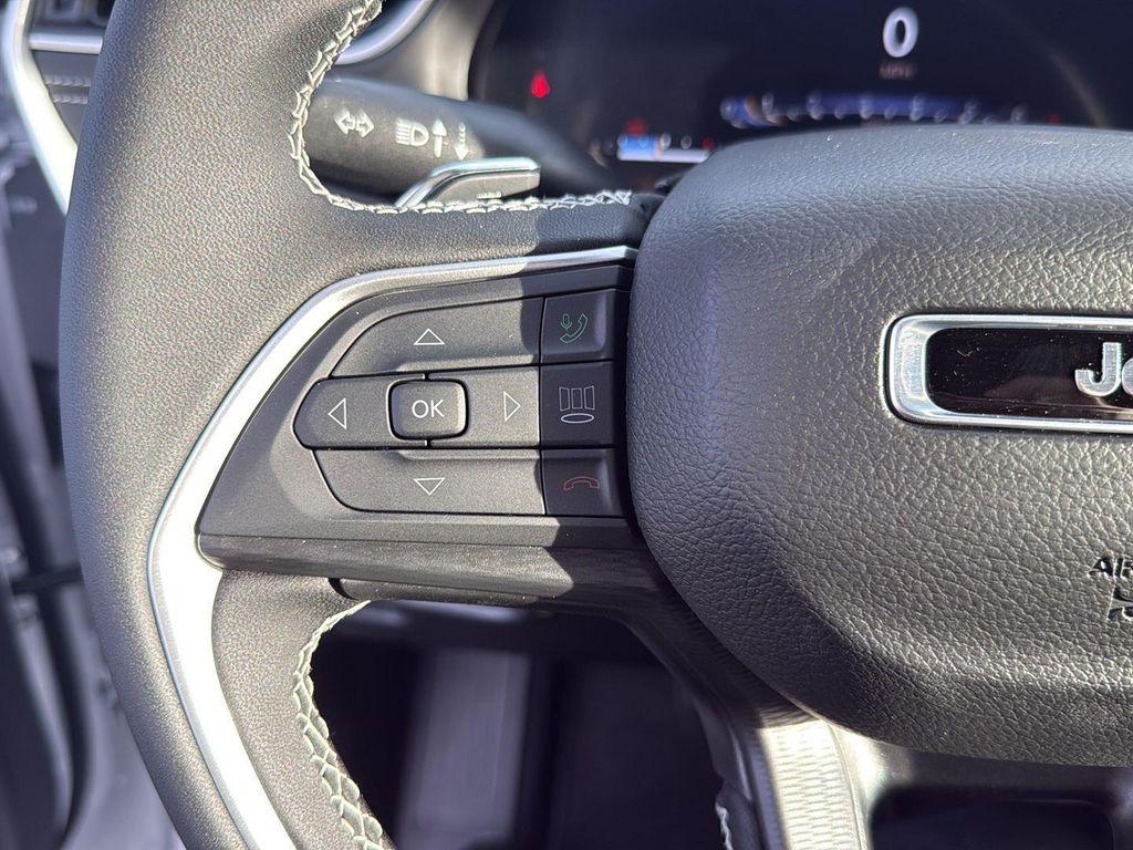 new 2025 Jeep Grand Cherokee car, priced at $32,030