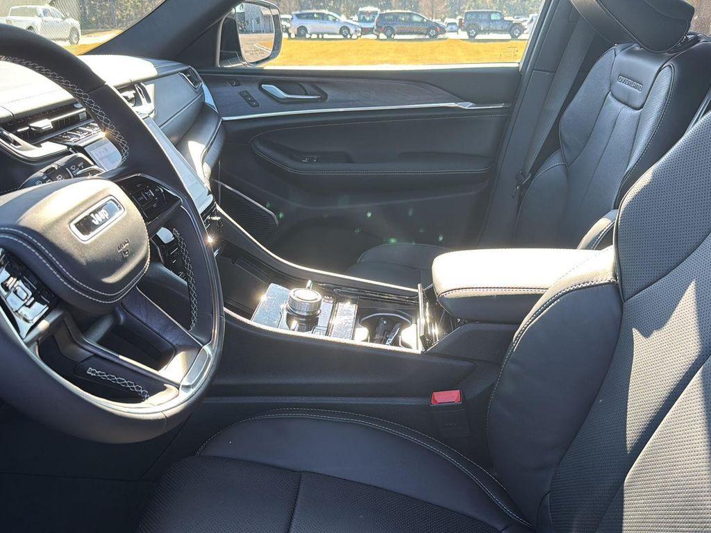 new 2025 Jeep Grand Cherokee car, priced at $55,525