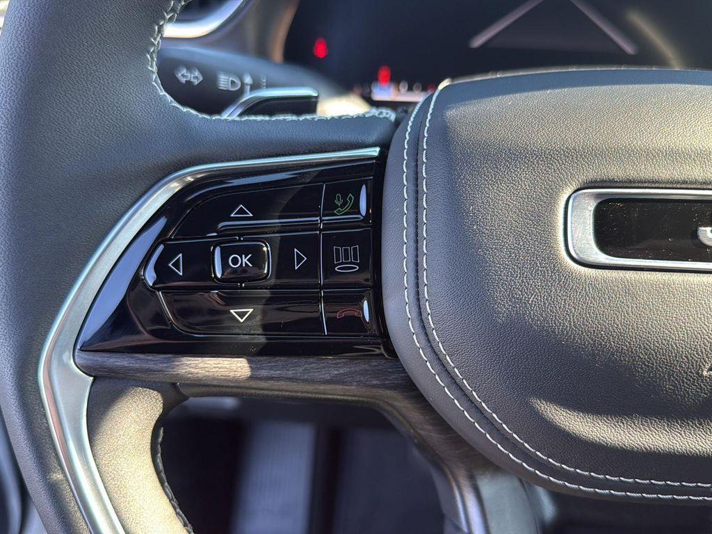 new 2025 Jeep Grand Cherokee car, priced at $55,525