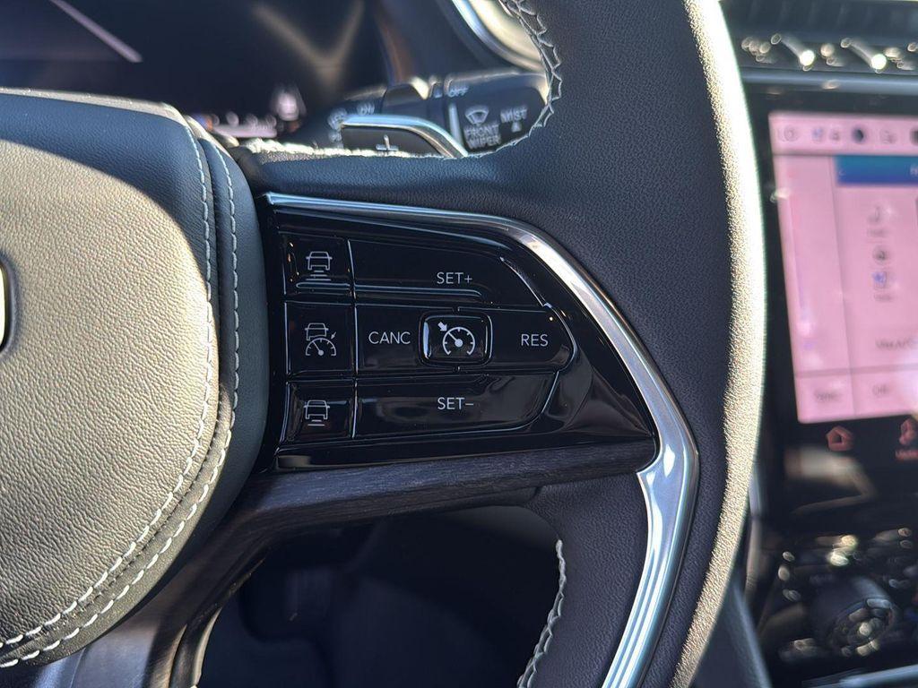 new 2025 Jeep Grand Cherokee car, priced at $55,525