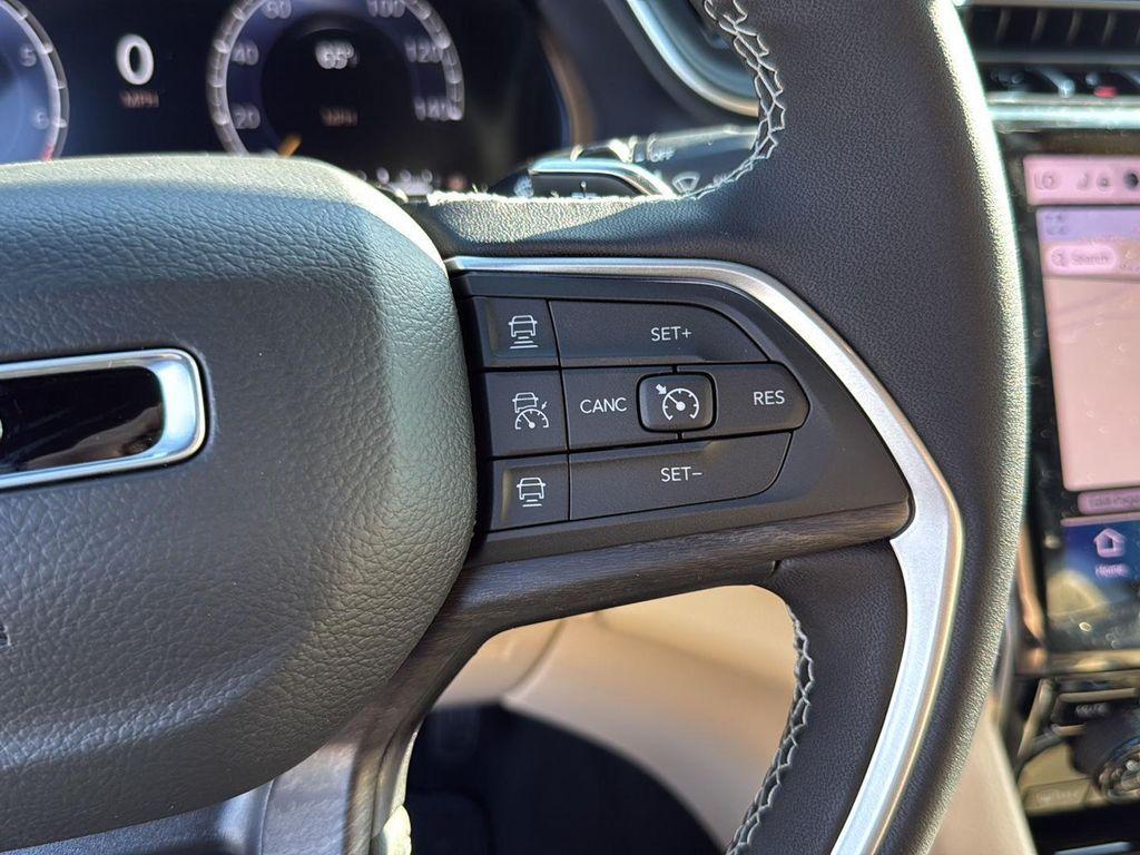 new 2025 Jeep Grand Cherokee car, priced at $44,485