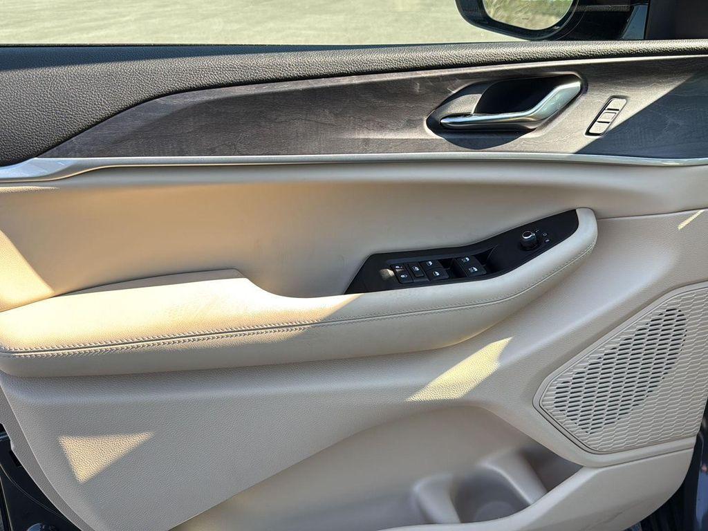 new 2025 Jeep Grand Cherokee car, priced at $44,485