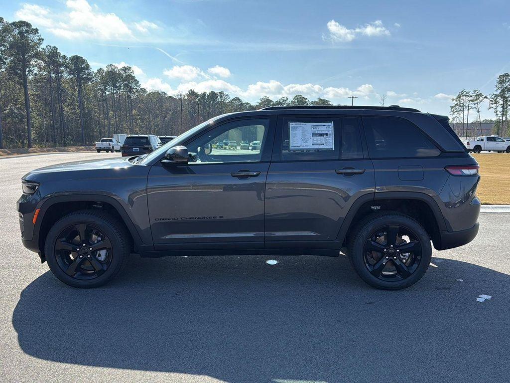 new 2025 Jeep Grand Cherokee car, priced at $44,485