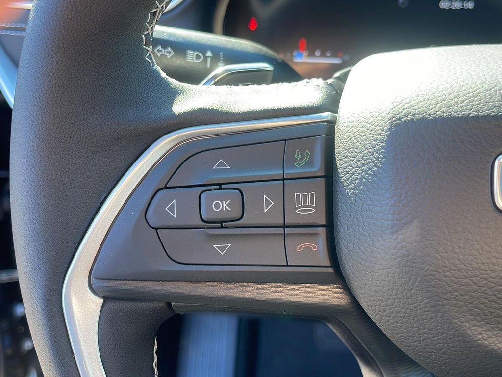 new 2025 Jeep Grand Cherokee car, priced at $36,125